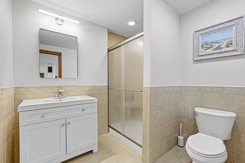 Bath - 13218 Lakepoint Dr, Plainfield, IL 60585 photo 12 of 14