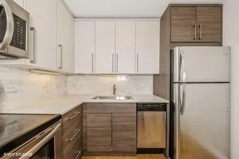 Kitchen - 33 E Cedar St #3D, Chicago, IL 60611 photo 3 of 3