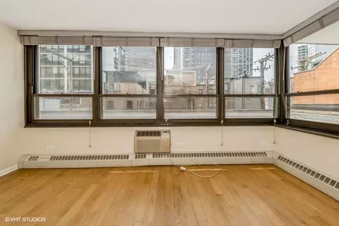 Living - 33 E Cedar St #3D, Chicago, IL 60611 photo 4 of 9