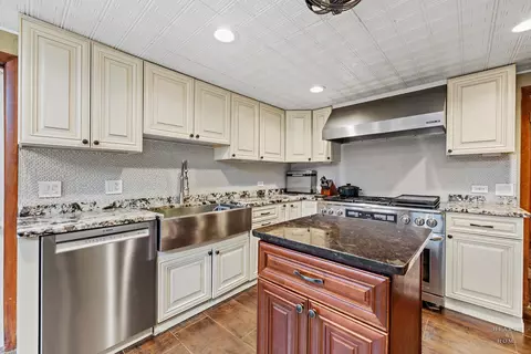 99 Lee Rd, Northbrook, IL 60062 photo 20