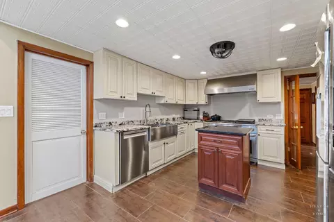 99 Lee Rd, Northbrook, IL 60062 photo 19