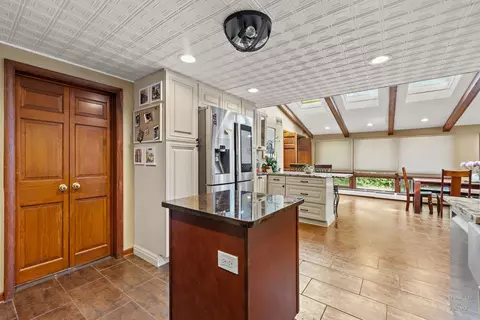 99 Lee Rd, Northbrook, IL 60062 photo 22