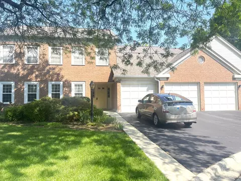 1606 Brittany Ct #B1, Wheeling, IL 60090