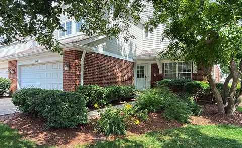 84 Caribou Xing #84, Northbrook, IL 60062