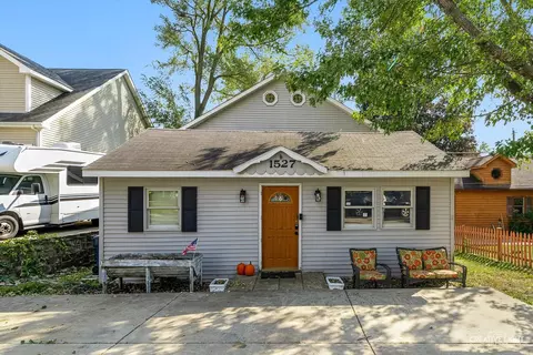 1527 N Harrison St, Algonquin, IL 60102 photo 2