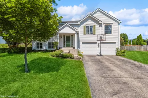 235 Aberdeen Dr, Algonquin, IL 60102