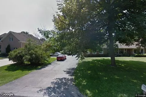 17 W525 White Pine Rd, Addison, IL 60101