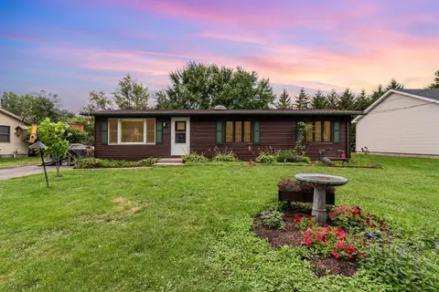 1420 Manhatas Trl, Algonquin, IL 60102