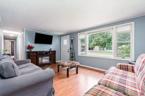 Living - 1420 Manhatas Trl, Algonquin, IL 60102 photo 1 of 2