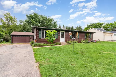 Exterior - 1420 Manhatas Trl, Algonquin, IL 60102 photo 4 of 4
