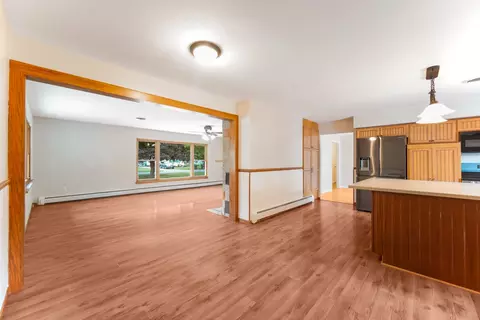 Living - 502 8th St, Mazon, IL 60444 photo 5 of 8