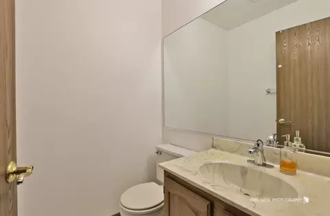 Bath - 6109 Golfview Dr, Gurnee, IL 60031 photo 1 of 4
