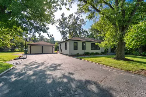37791 N De Woody Rd, Beach Park, IL 60087
