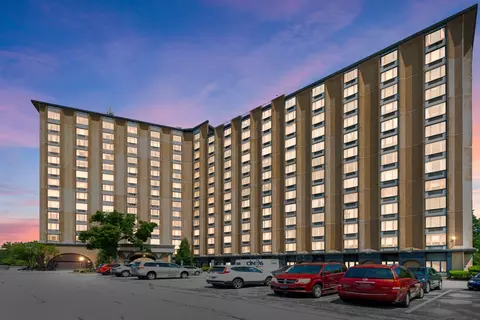 1 Renaissance Pl #8GF, Palatine, IL 60067
