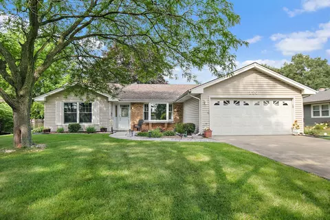 120 S Staffire Dr, Schaumburg, IL 60193