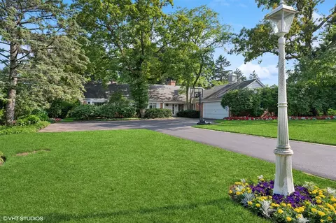 70 Estate Dr, Glencoe, IL 60022