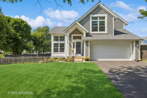 6280 Old Farm Ln, Gurnee, IL 60031