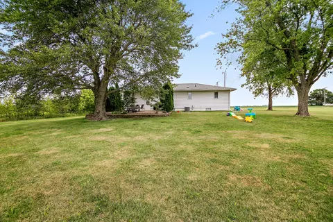 Exterior - 1506 S 16000w Rd, Reddick, IL 60961 photo 3 of 7