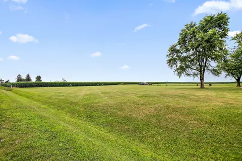Exterior - 1506 S 16000w Rd, Reddick, IL 60961 photo 5 of 7