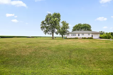 Exterior - 1506 S 16000w Rd, Reddick, IL 60961 photo 4 of 7