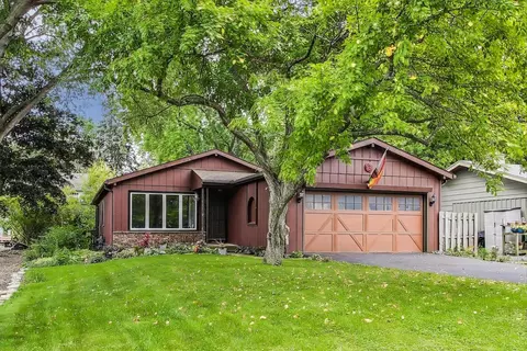 1012 Fargo Blvd, Geneva, IL 60134