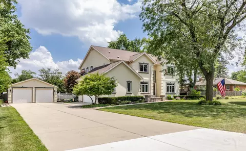 1611 N Evergreen Ave, Arlington Heights, IL 60004