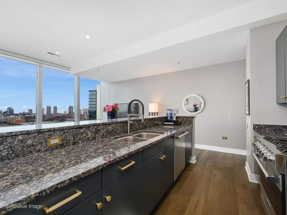 Kitchen - 500 W Superior St #1202, Chicago, IL 60654 photo 3 of 5