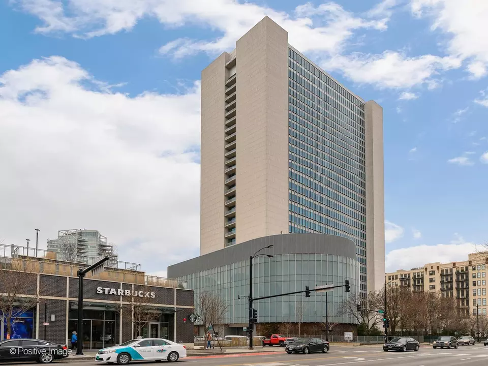 Exterior - 500 W Superior St #1202, Chicago, IL 60654 photo 1 of 3