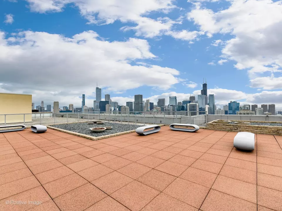 Exterior - 500 W Superior St #1202, Chicago, IL 60654 photo 2 of 3