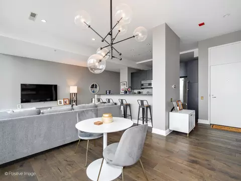 Dining - 500 W Superior St #1202, Chicago, IL 60654 photo 1 of 2