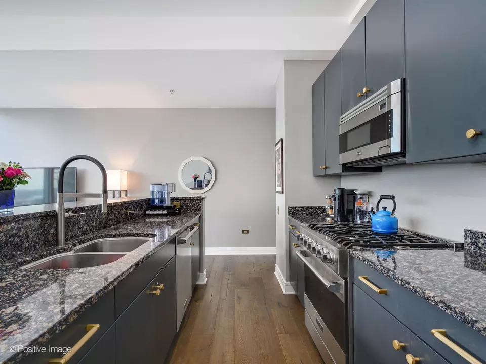 Kitchen - 500 W Superior St #1202, Chicago, IL 60654 photo 4 of 5
