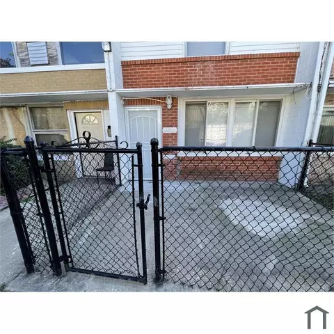 4810 S Drexel Blvd #M, Chicago, IL 60615