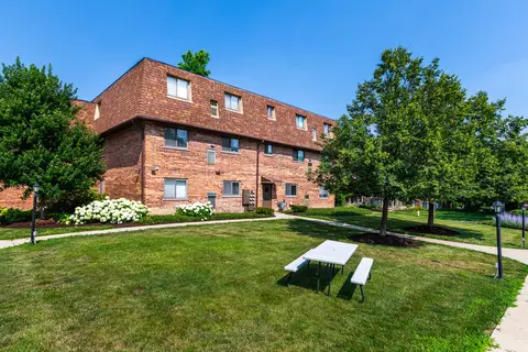 1500 S Fairfield Ave #2A, Lombard, IL 60148