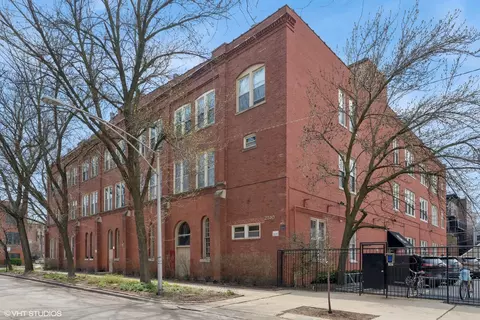 2510 N Wayne Ave #302, Chicago, IL 60614