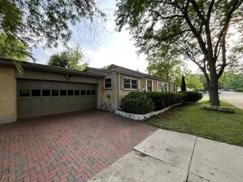 871 High St, Elgin, IL 60123 photo 3