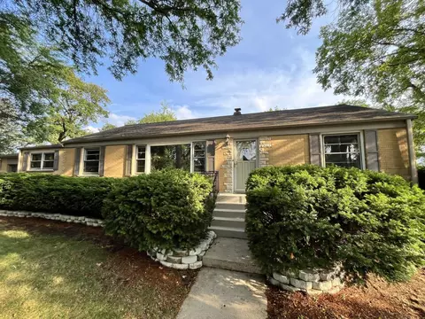 871 High St, Elgin, IL 60123