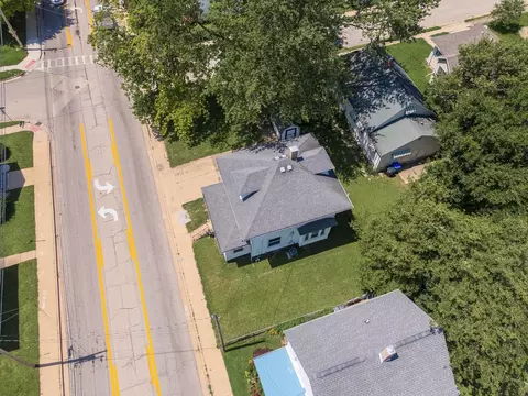 704 E Oakland Ave, Bloomington, IL 61701 photo 29