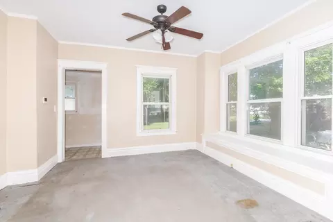 704 E Oakland Ave, Bloomington, IL 61701 photo 10
