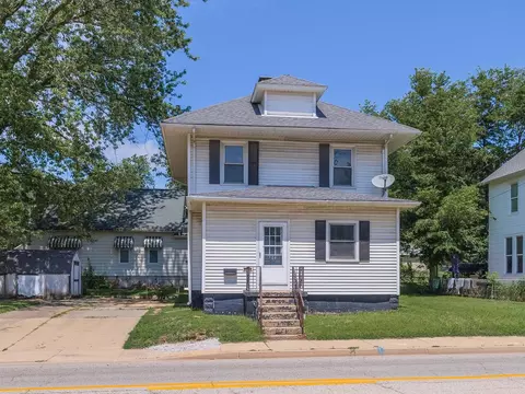 704 E Oakland Ave, Bloomington, IL 61701 photo 34
