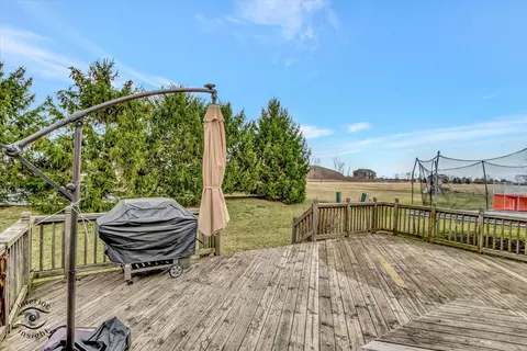 Exterior - 325 Hunters Dr, Beecher, IL 60401 photo 2 of 5
