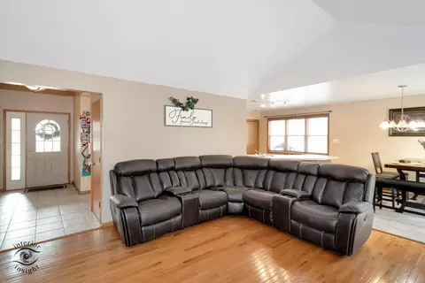 Other - 325 Hunters Dr, Beecher, IL 60401 photo 2 of 8