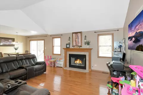 Living - 325 Hunters Dr, Beecher, IL 60401 photo 1 of 2