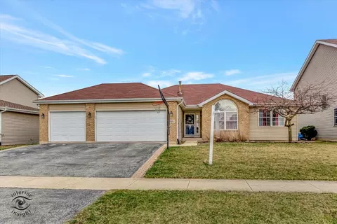 325 Hunters Dr, Beecher, IL 60401