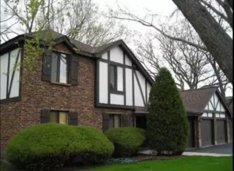 8234 Chestnut Dr #39B, Palos Hills, IL 60465