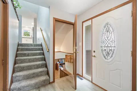 Entry Way - 4402 Elmleaf Dr, Mchenry, IL 60051 photo 1 of 1
