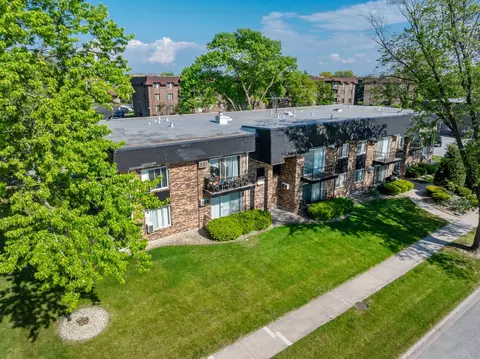 18205 Hart Dr #1A, Homewood, IL 60430