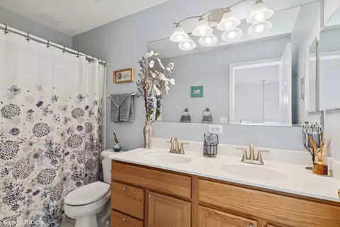 Bath - 31577 N Clearwater Dr, Lakemoor, IL 60051 photo 4 of 4