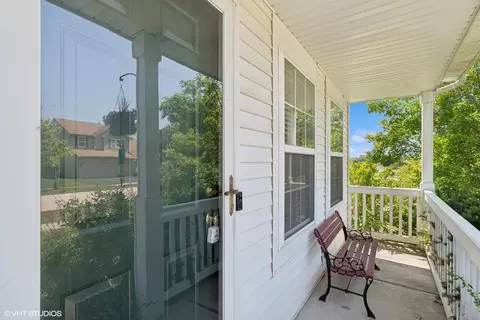 Exterior - 31577 N Clearwater Dr, Lakemoor, IL 60051 photo 3 of 4