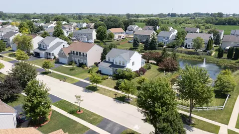 View/Area - 31577 N Clearwater Dr, Lakemoor, IL 60051 photo 6 of 7