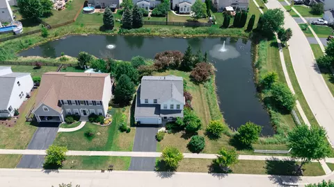 View/Area - 31577 N Clearwater Dr, Lakemoor, IL 60051 photo 2 of 7
